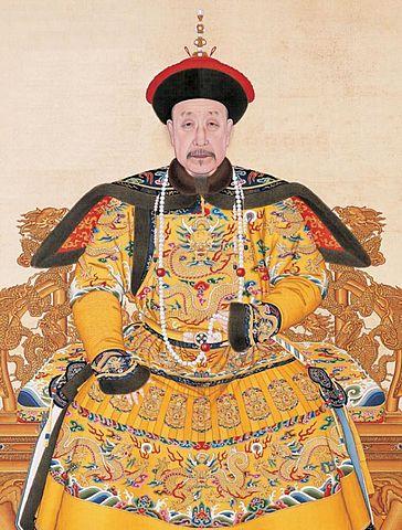 portrait of the Qianlong Emperor in court dress