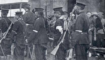 photo showing revolutionary soldiers in Wuchang