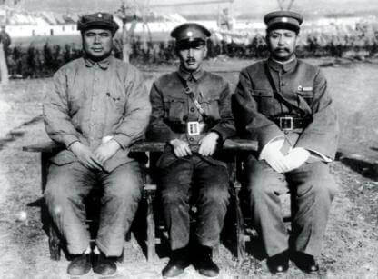 the warlords Feng Yuxiang and Yan Xishan with Chiang Kai-shek before the outbreak of the Central Plains War