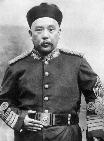 Yuan Shikai in uniform
